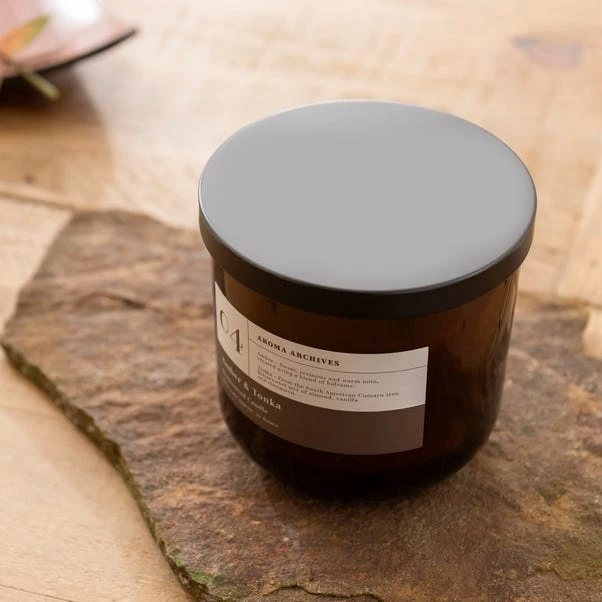 Amber And Tonka Candle - Image 4