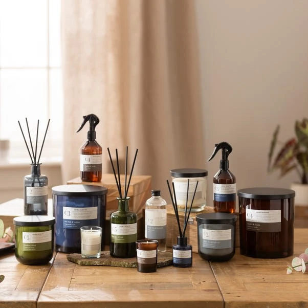 Amber And Tonka Candle - Image 6